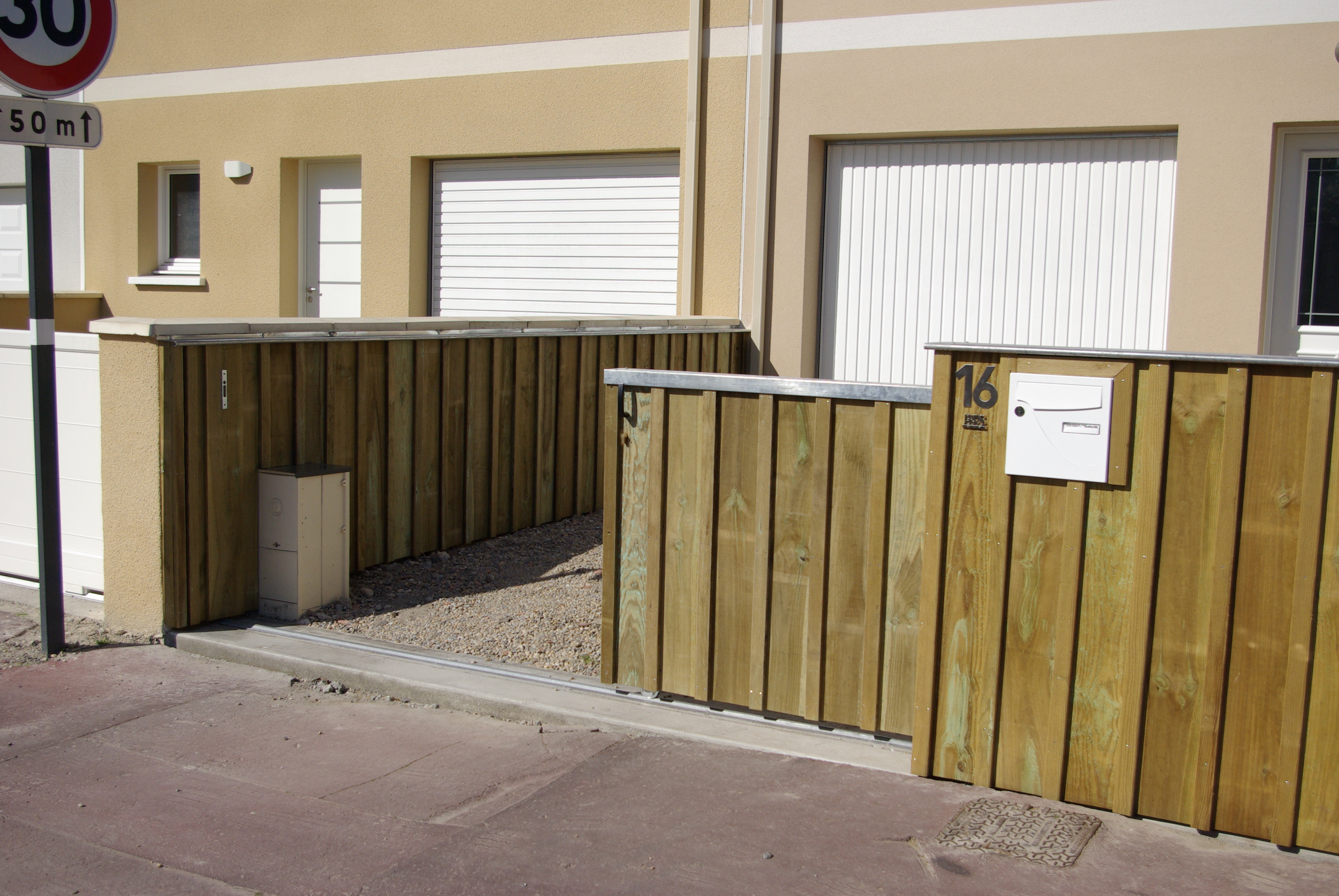 clôture en volige en pin des landes au Bouscat