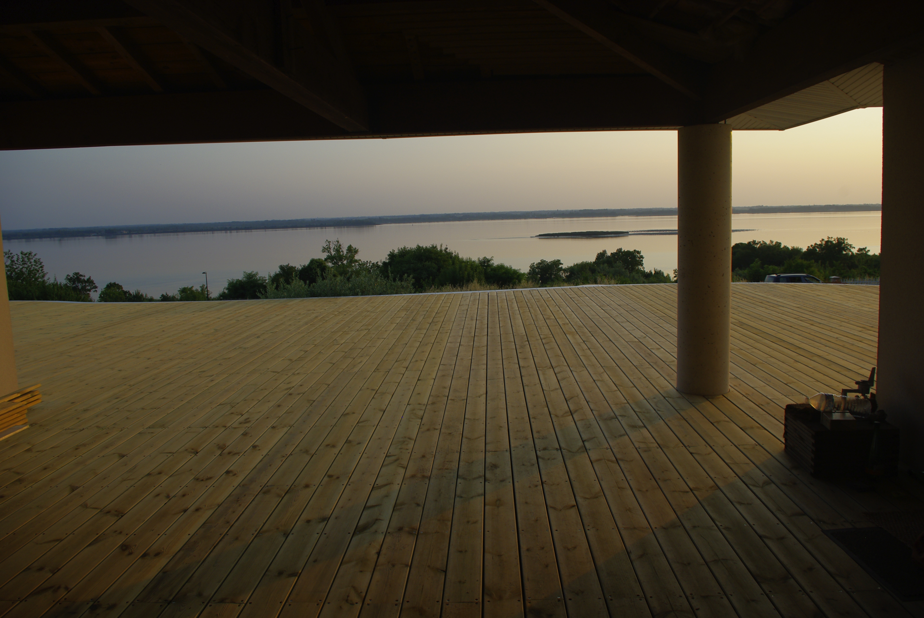 terrasse avec vue sur l_estuaire de la Gironde