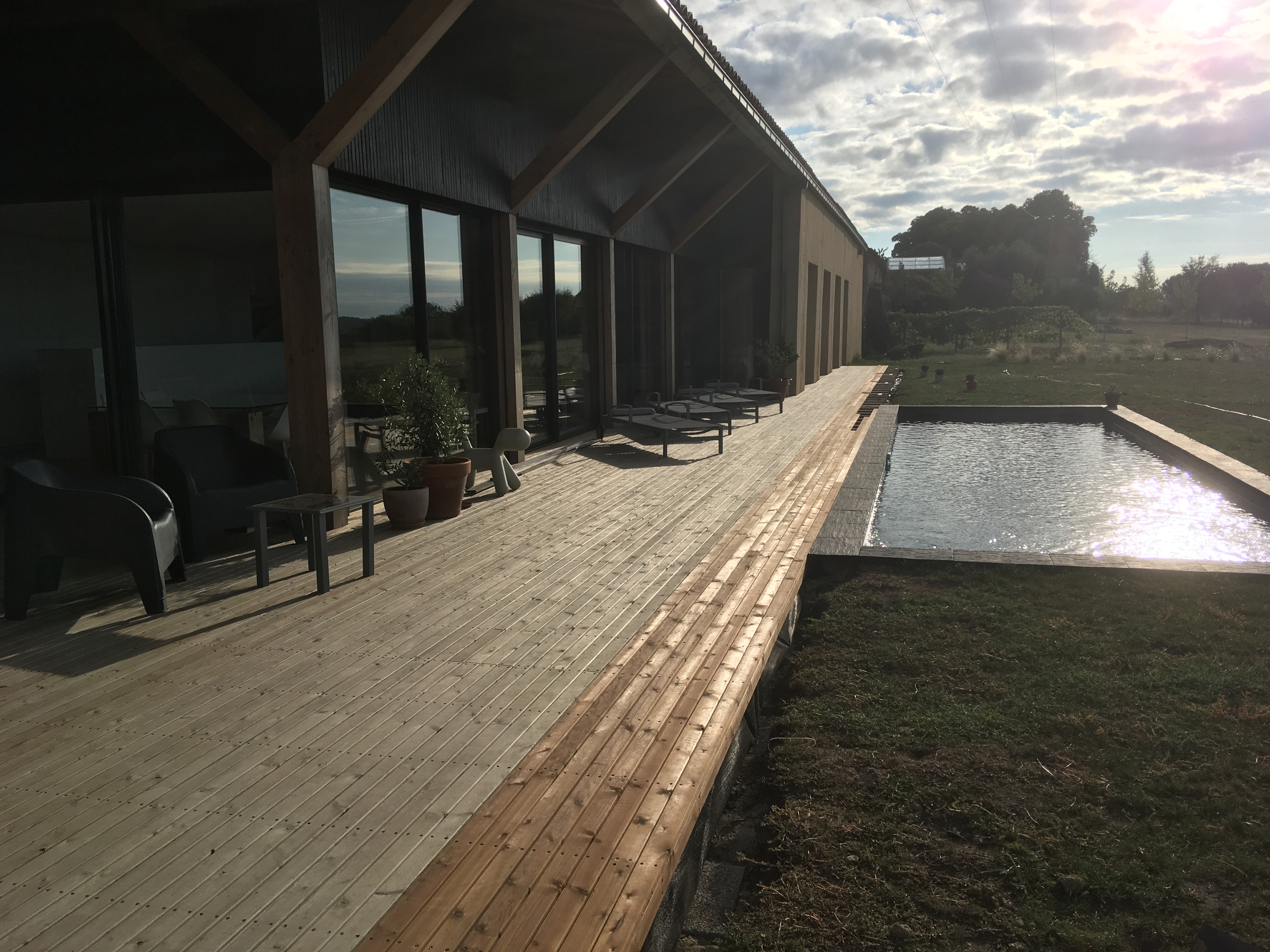 terrasse en pin sylvestre 70mm sur l_estuaire de la Gironde